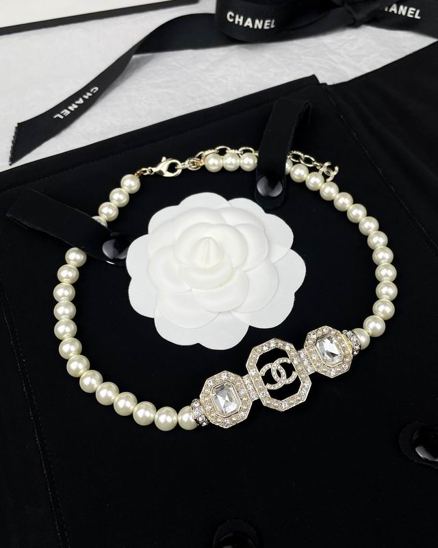 Chanel necklace 1lyx24